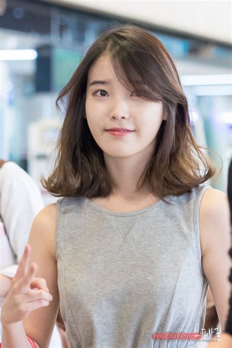 Discover all images by tina jittaleela. 140613 김포공항 출국 아이유 직찍 by 스피넬 ...