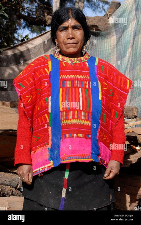 Traditional Mexican Clothing Hi Res Stock Photography And Images Alamy