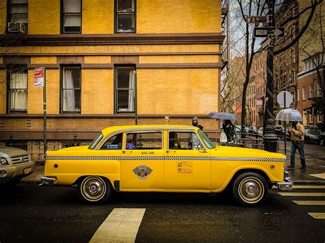 Nycs Iconic Yellow Cabs Taxi Memories — Piccola New Yorker Special Trips