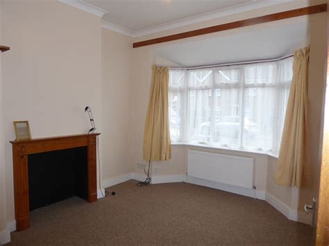 As soon as you enter this flat you will enter your lounge with. 1 bedroom Flat to rent in Luton | Alexander & Co