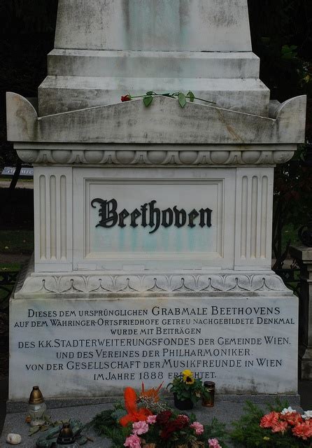 Ludwig Van Beethovens Grave Rip Grave Monuments Unusual
