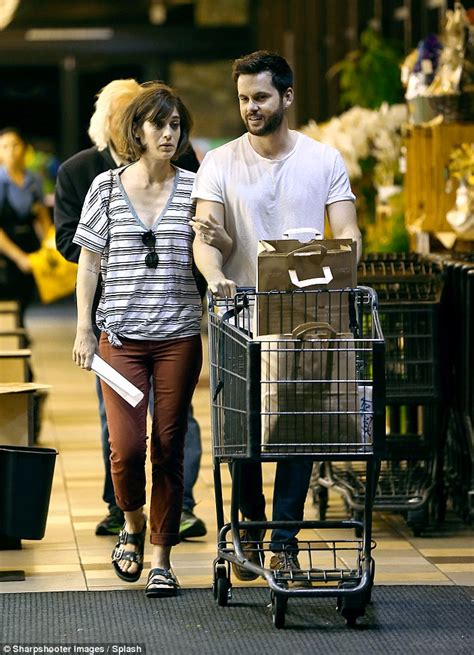 Newly Engaged Lizzy Caplan And Fiance Tom Riley Go Shopping In La Daily Mail Online