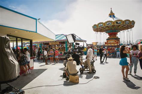 Santa Cruz Beach Boardwalk Grows Rep For Big Screen Screams Amusement