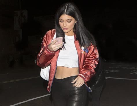 This Is How Kylie Jenner Deals With A Major Wardrobe Malfunction