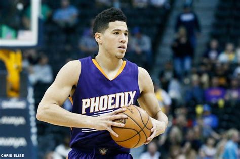 Born as devin armani booker, player for the phoenix suns is an american professional basketball player of the national basketball association. Devin Booker a vécu sa saison la plus décevante | Basket USA