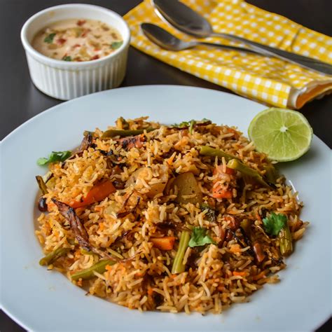 Restaurant Style Vegetable Biryani Rezept