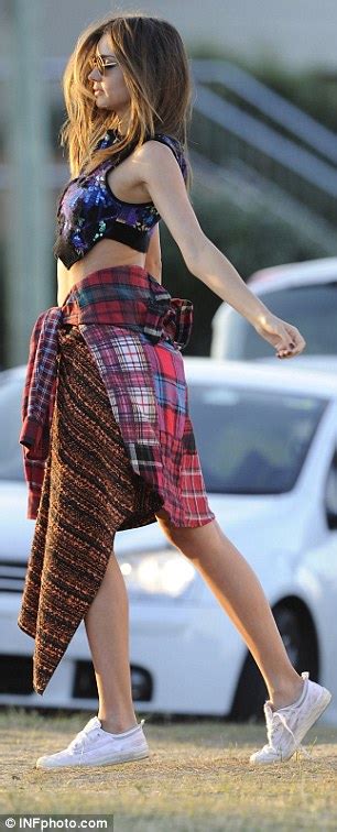 Hippie Chic Boho Babe Miranda Kerr Rocks A Great Grunge Look On Model