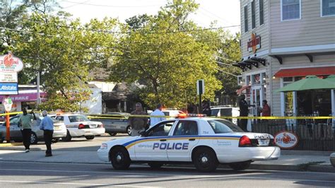 Police Man Shot In Hempstead Village Newsday