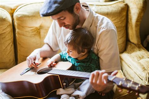 Vendas, instalações e manutenção de: Filho de 1 ano e 11 meses anos cantando The Beatles com o ...