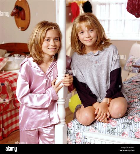 Two Of A Kind L R Ashley Olsen Mary Kate Olsen 1998 99 Cwarner