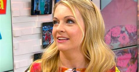 As Far As Melissa Joan Hart Remembers There Is No Beef With Lena Dunham