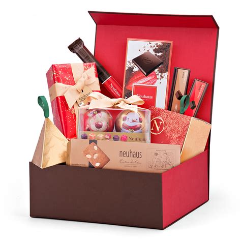 There are 6676 chocolate gift ideas for sale on etsy, and they cost £13.73 on average. 2017 Christmas Chocolate Gift Boxes - Wallpapers, Pics ...