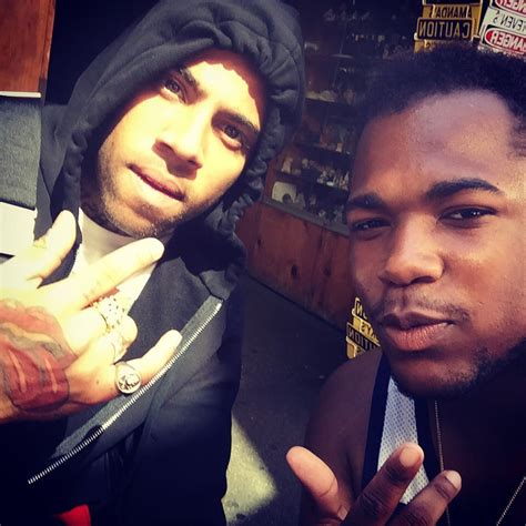 ¥ung Oci On Twitter Caught Vic Mensa Hiding At The Grove Looking Like A Sith Lord Niggas