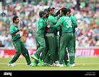 Die Spieler Bangladeschs feiern nach dem Auslauf des südafrikanischen ...