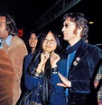 35 Vintage Photos of May Pang and John Lennon During Their Dating Days ...