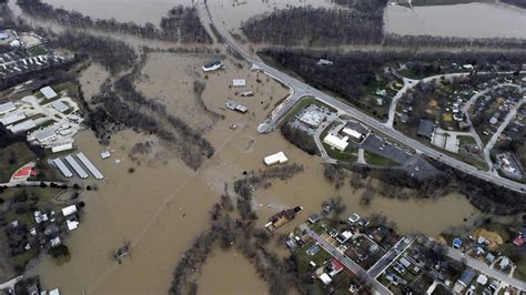 US Storms Missouri Floods Close Mississippi Near St Louis BBC News