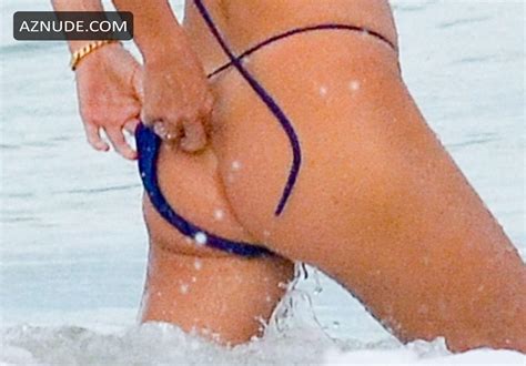 Caroline Vreeland Suffers An Unfortunate Bikini Malfunction While On