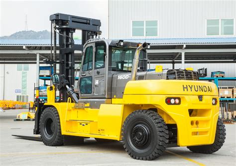 Hyundai Expand Its Forklift Range With The New Powerful 160d 9l Heavy