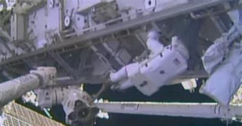 Astronauts Complete Rare Christmas Eve Spacewalk Cbs Miami