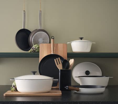 Cocinas con muebles último modelo, en suspensión, de metal o madera, simétricos y sin simetría cocinas con color. Nuevo catálogo Ikea 2020: las tendencias en cocinas y ...