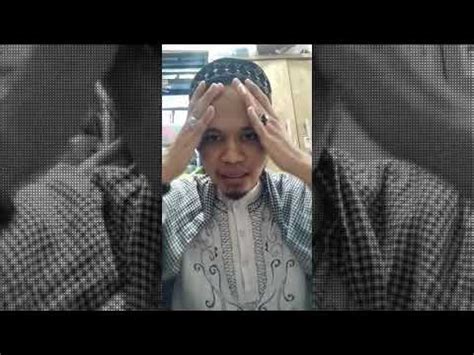 Sebab tujuan wudhu' adalah bersuci, maka makruh hukumnya berwudhu tidak tempat yang tidak suci. Tutorial (Tata Cara) Wudhu Part 1 - YouTube