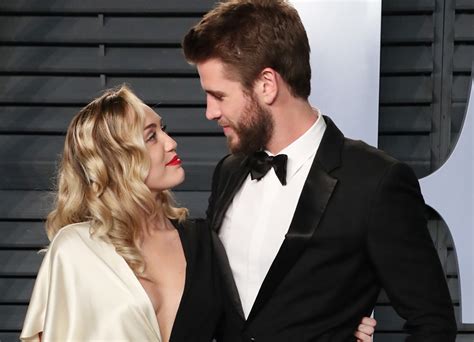 Miley Cyrus Denies Pregnancy Rumours With Egg Celent Post On Twitter
