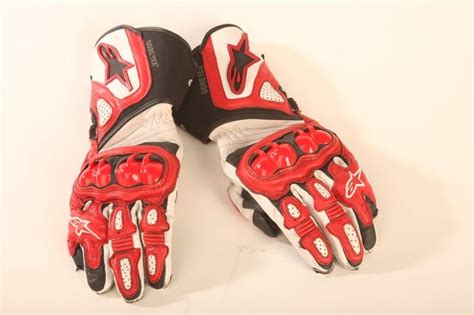 These alpinestars 365 water resistant gloves are very interesting 4 en 1 gloves. Glove review: Alpinestars Gore-Tex 365 gloves | MCN