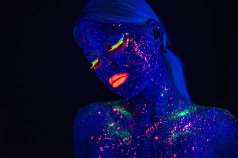 How Does Glow In The Dark Paint Work Workshopedia