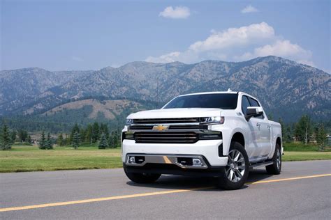 2019 Chevy Silverado 1500 Drops Weight Adds Muscle Tons Of Tech Cnet