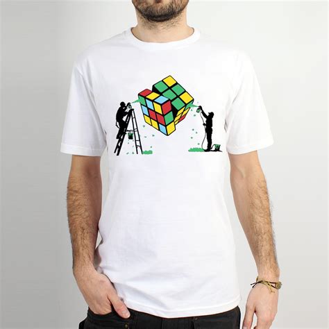 Play with the rubik's cube simulator, calculate the solution with the online solver, learn the easiest solution and measure your times. excellent t-shirt ! logo devant et dos vierge. 100% coton ...