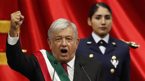 Lopez obrador, ulusal saray'dan kamuoyuyla ilgili sorunları takip etmeye devam edeceğini vurgulayarak, örneğin yarın rusya devlet başkanı vladimir putin ile bir telefon görüşme yapacağım. Lopez Obrador takes office as Mexican president, vowing to ...