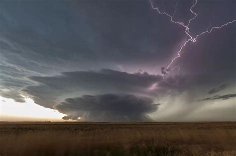 Swirling Clouds Resemble Ufo As Series Of Photos Capture Epic Supercell Storms In Action