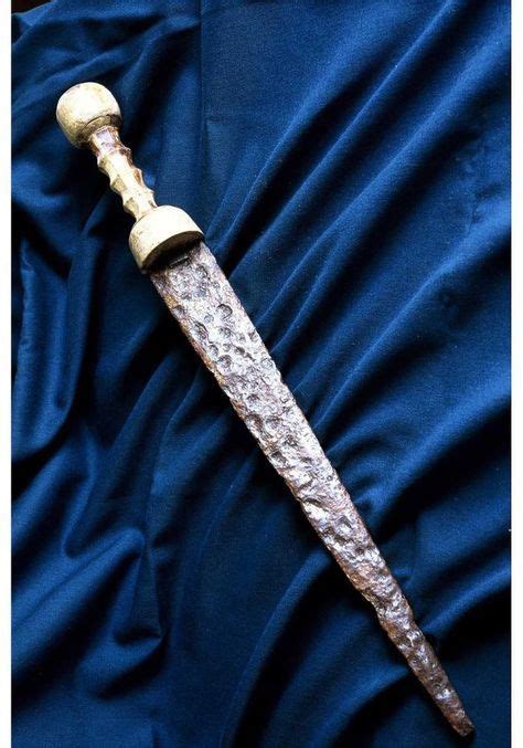 Pin By Robert Barlow On Blacksmithing Roman Gladius Roman Sword