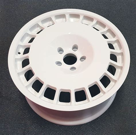 Blog ROTA D154 now in stock in 18 x 8.5, 5x114.3 +30 White ...