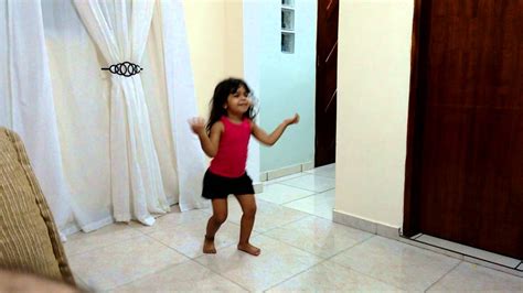 Criança Yasmin Dançando Anitta Bang Youtube