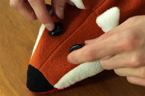 Maybe you would like to learn more about one of these? How to Make a Fox Puppet | Puppet patterns, Hand puppets ...