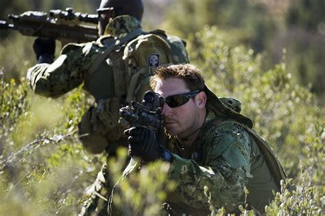 Are Us Navy Seals Running Out Of Combat Rifles Forced To Share Says