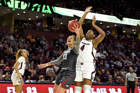 Dungee, a guard from the university of arkansas, was drafted fifth overall by the chelsea dungee was flying on thursday, the day of the w.n.b.a. No. 1 Gamecocks handle UA women