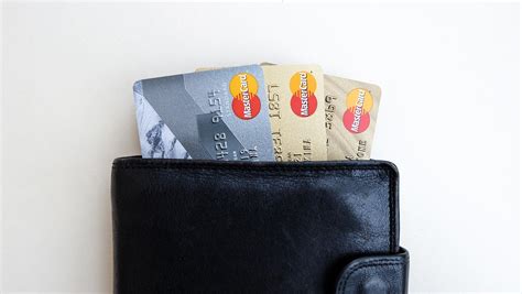 It's fairly common for survivors to believe that they're on the hook for a deceased family member's debt collectors might even try to give survivors this impression. Credit Card Debt After Death of Spouse UK - Overview & More (January 2021)