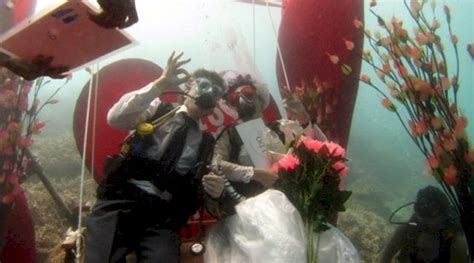 Best Of The Maldives Underwater Wedding Package Centara Grand