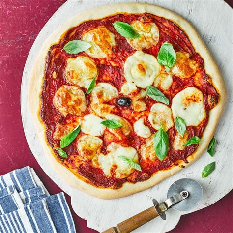 Pizza Margherita das Originalrezept für italienische Spezialität