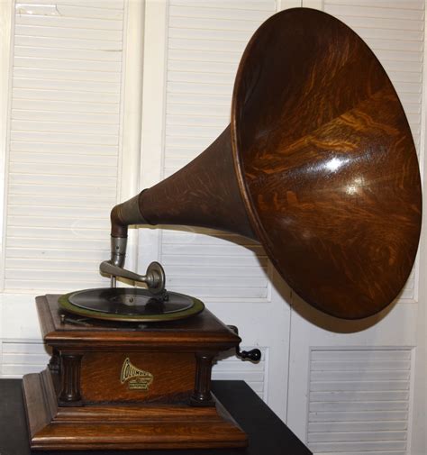 Columbia 60H With Wooden Horn For Sale