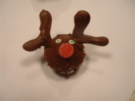 Lola Pearl Bake Shoppe Bake Me A Christmas Diy Reindeer Cupcakes