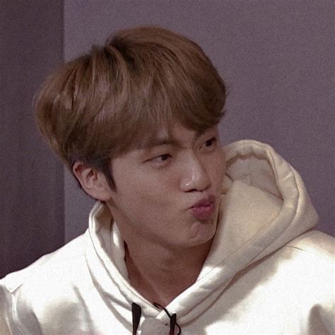 𝓚𝓲𝓶𝓢𝓮𝓸𝓴𝓳𝓲𝓷 Kim Seokjin Worldwide Handsome Seokjin