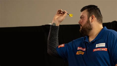 Negendarter door Jitse van der Wal tegen Sebastian Białecki op UK Open 2021 Mastercaller