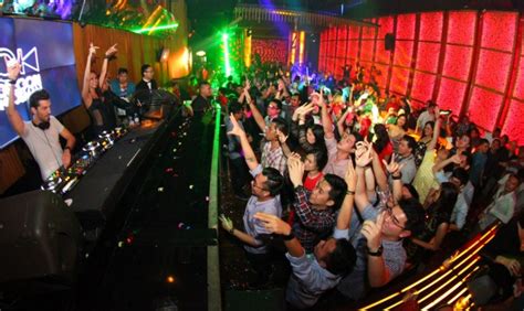 Tempat clubbing makassae / diskotik makassar zona. 3 Tempat Dugem Di Jakarta Ini Mampu Memukau Pengunjung - DBAsia.club