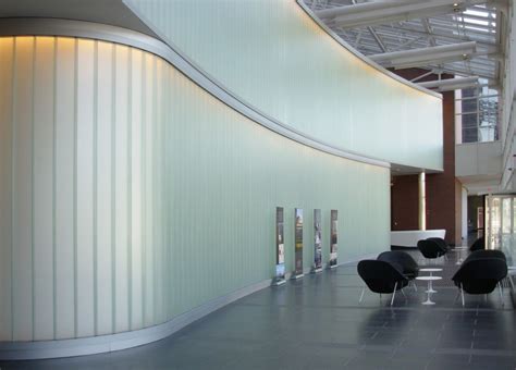 Bendheim Wall Systems Channel Glass Creates Sweeping Interior Walls