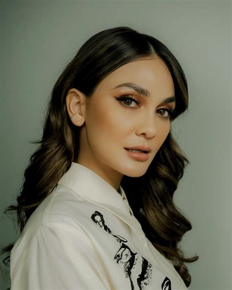Who Is Luna Maya Wiki Biography Age Spouse Net Worth Itsbiography My