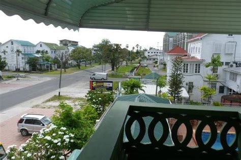 Sleepin hotel & casino is situated in georgetown and has an outdoor swimming pool and bar. Sleepin International Hotel in Georgetown (Guyana)
