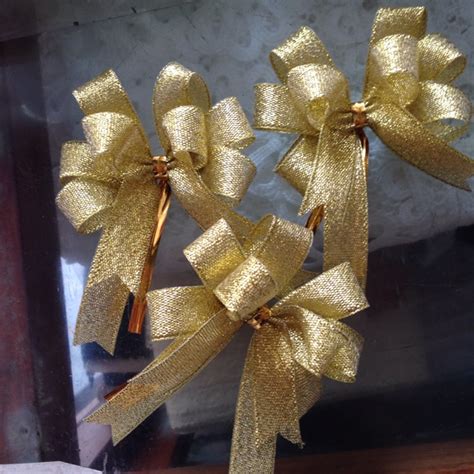 ริบบิ้นโบว์สีทอง ดอกละ 15 บาท | Shopee Thailand